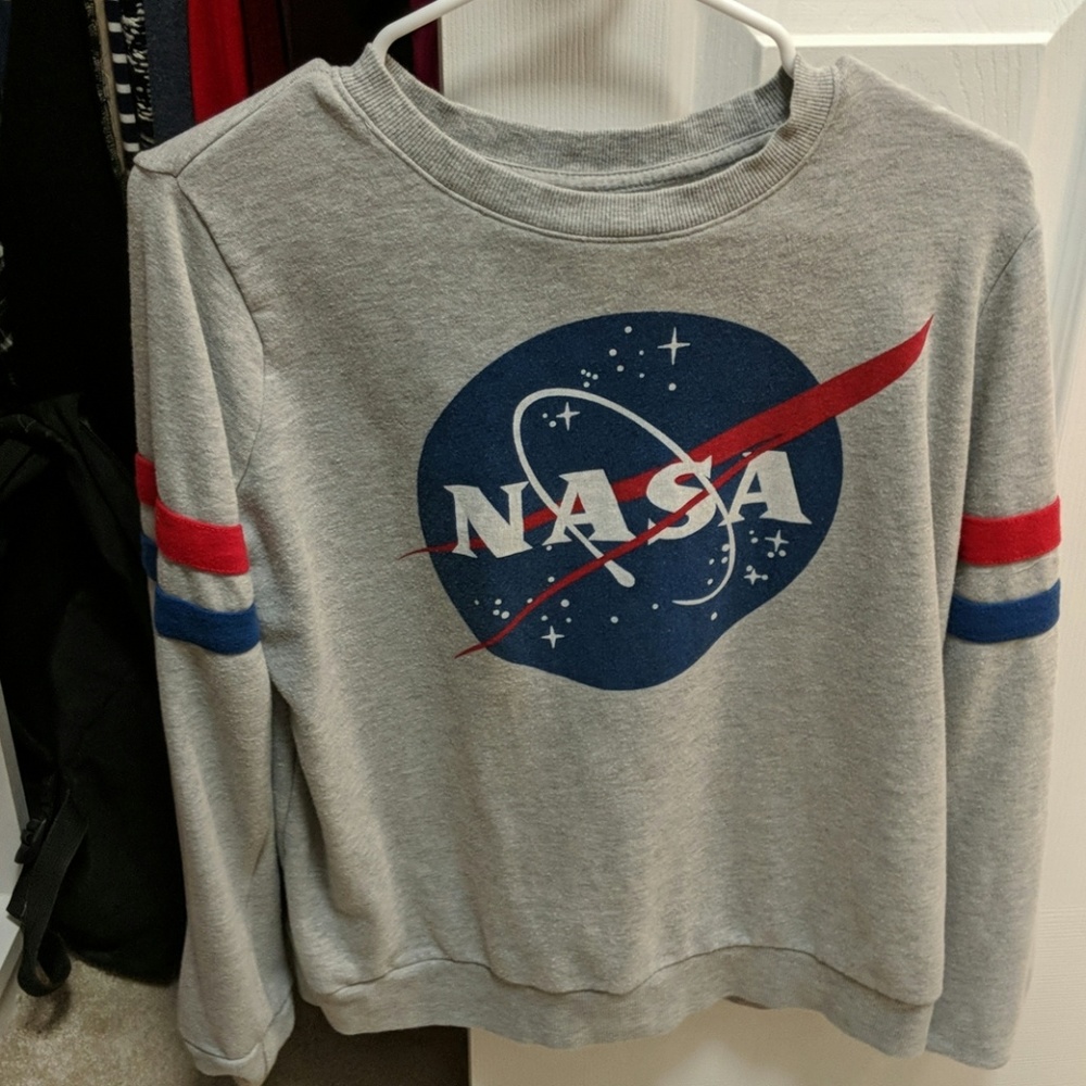 Sweatshirt